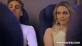 Mia Malkova, O Sexy Uimitoare Cu Frumusețe Naturală, Își Face Debutul Cu Private Într-O Plimbare Cu Avionul Fierbinte